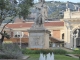 fontaine devant la statue des Mobiles