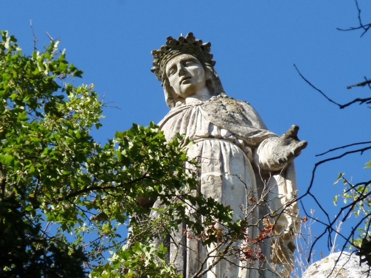 La Vierge au Rocher - Tourves