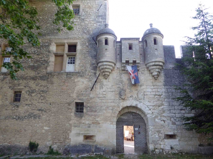 Château de Javon : la façade - Lioux