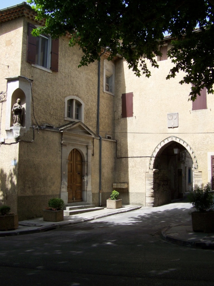 Porte de Mormoiron - Mazan