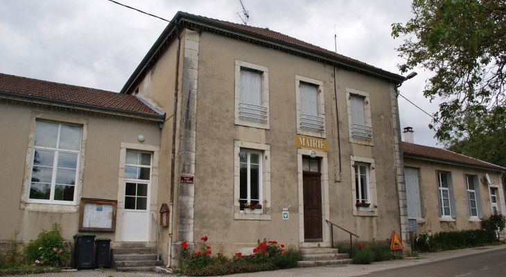 La Mairie - Challes-la-Montagne
