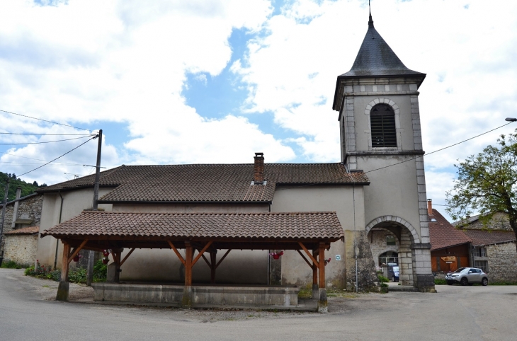 L'église - Challes-la-Montagne