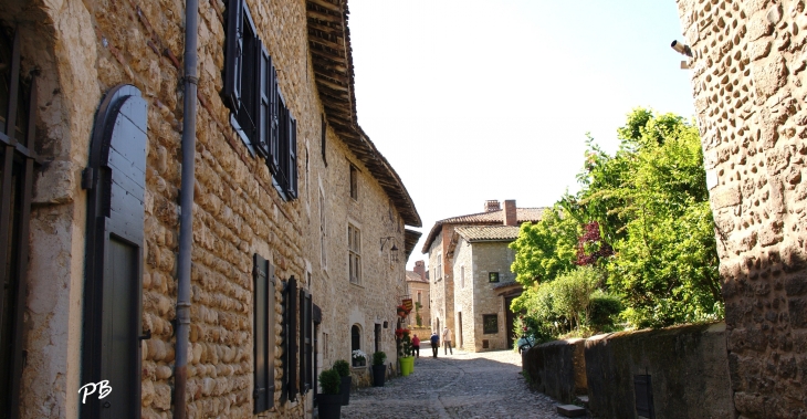  - Pérouges