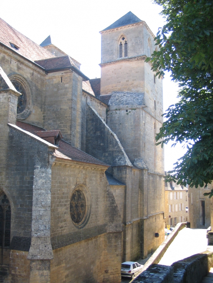 Eglise Saint Pierre  XIV ème - Gourdon