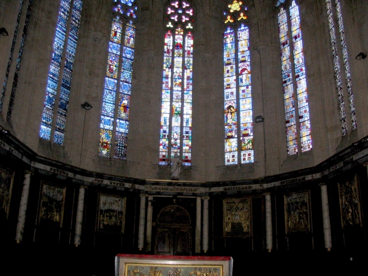 Vitraux église St pierre - Gourdon