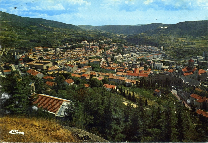 Vue générale du centre ville (carte postale de 1960) - Privas