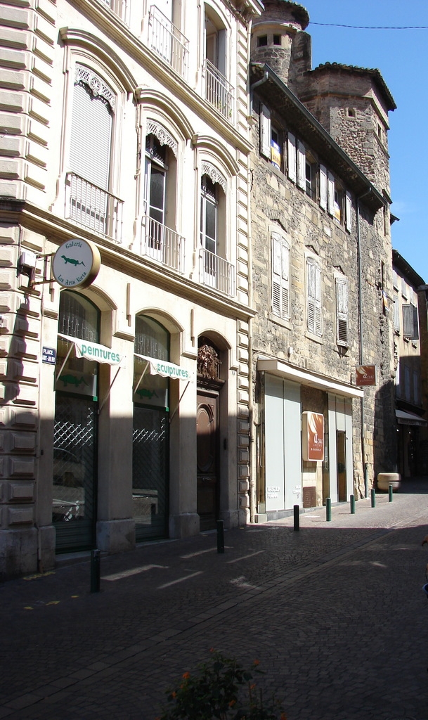 La Place Saint-Julien - Tournon-sur-Rhône