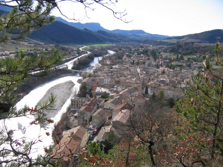 Saillans et la vallée de la Drôme en direction de Crest