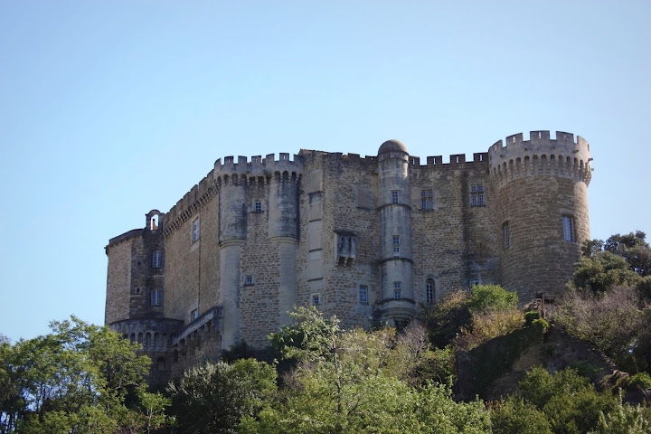 Le château de Suze la Rousse - Suze-la-Rousse