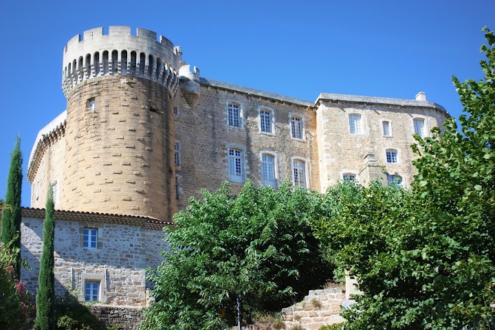 Le château de Suze la Rousse - Suze-la-Rousse