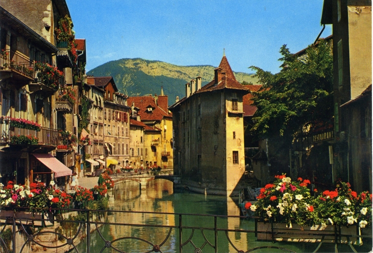 Le Thiou et les Vieux Quartiers (carte postale de 1970) - Annecy