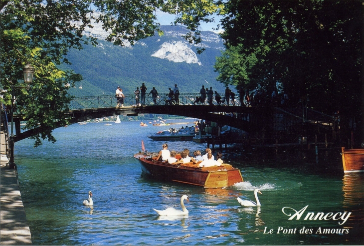 Le Canal et ses bateaux - Le Pont des Amours (carte postale de 1980)- - Annecy