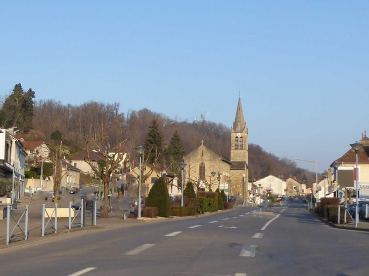 La traversée du village - Saint-Clair-de-la-Tour