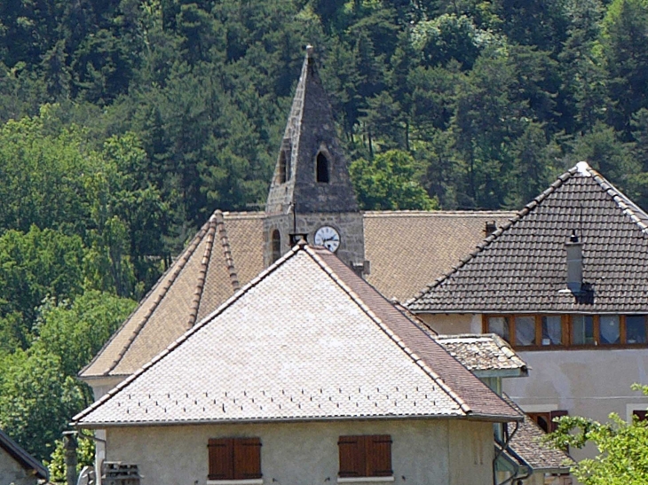 Vue sur le clocher et les toits - Saint-Martin-de-Clelles