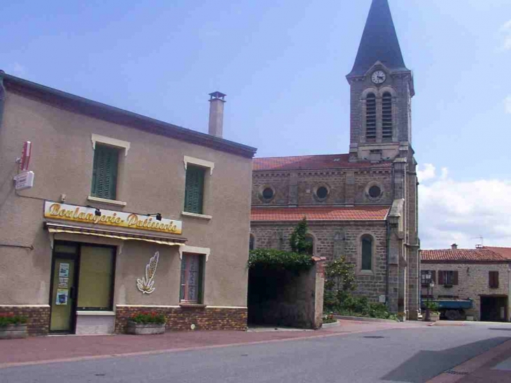 Boulangerie et Eglise - Lézigneux