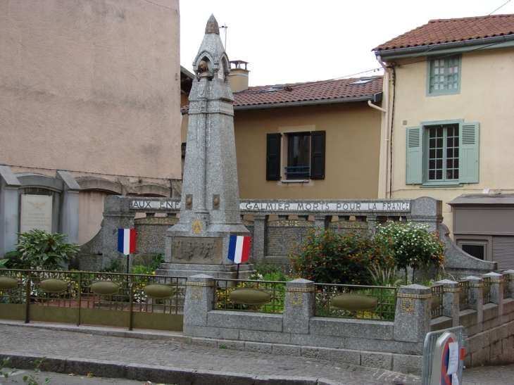 Le Monument aux morts - Saint-Galmier