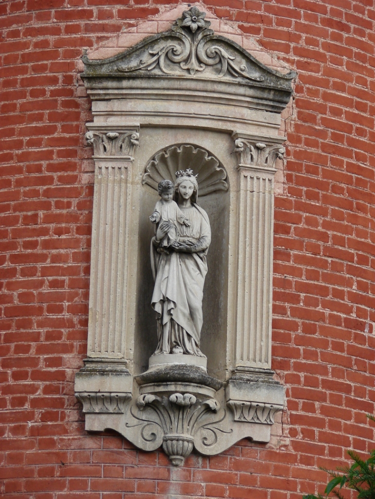 Vierge sur la Maison d'Aix et Forez - Saint-Galmier