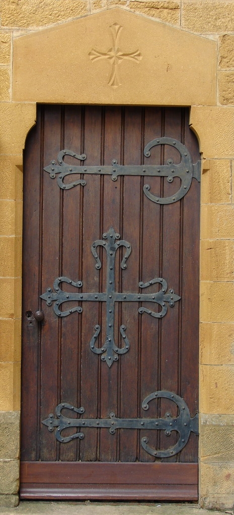 Une Porte latérale de l'Eglise - Frontenas