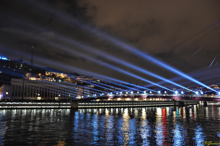 Fête des lumières 2014 - Passerelle du Palais de Justice - Lyon