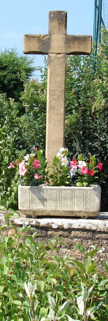 Croix de l'Esplanade des Pierres Dorées - Moiré