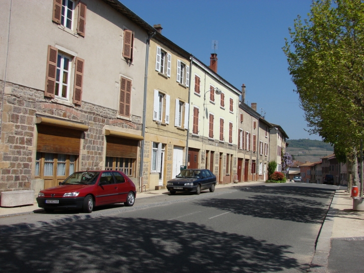 Une Rue du Village - Odenas