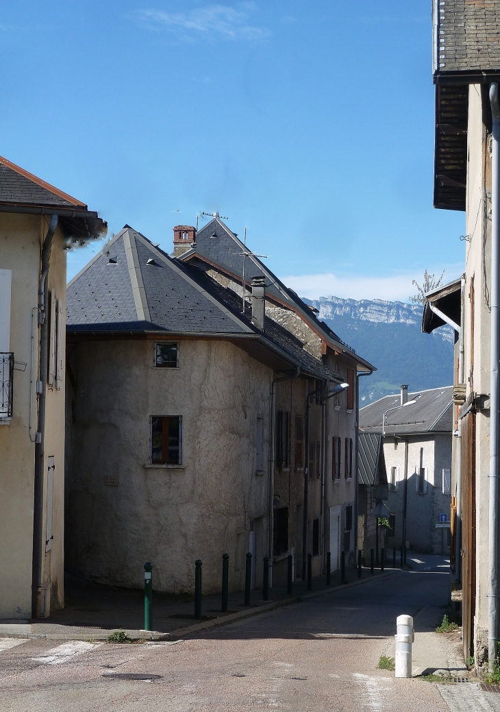 Une rue du village - La Chavanne