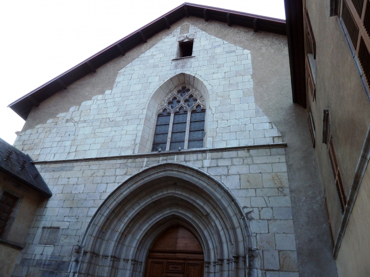 La façade de la cathédrale - Moûtiers