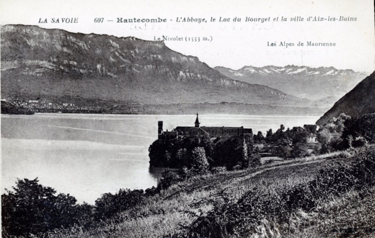 Hautecombe - L'Abbaye, Le lac du Bourget et la ville d'aix les bains, vers 1920 (carte postale ancienne). - Saint-Pierre-de-Curtille