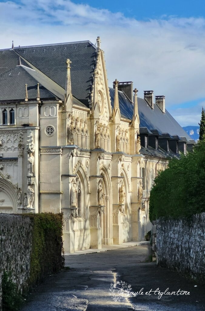 Abbaye d'Hautecombe (saule-eglantine.fr) - Saint-Pierre-de-Curtille
