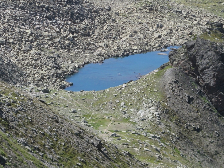 Le lac de roche noir sur le sentier du col des marches - Valmeinier