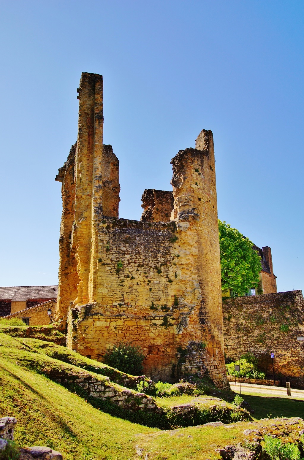 Photo à SainteAlvère (24510) Château ( ruines ) SainteAlvère