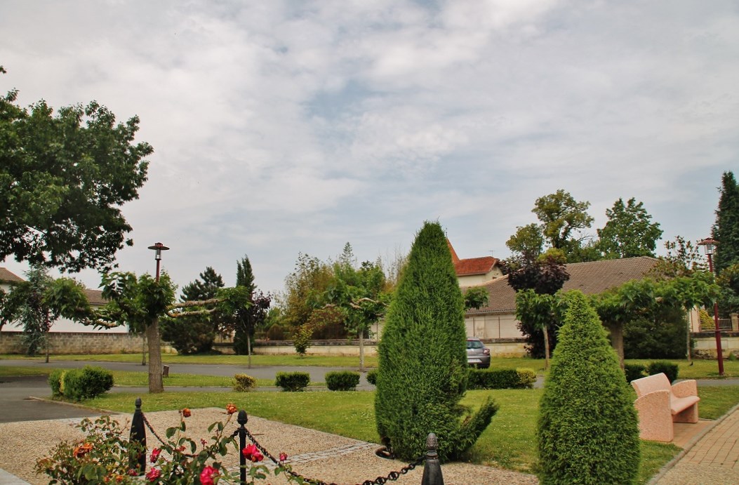 Photo à Les ArtiguesdeLussac (33570) Les ArtiguesdeLussac