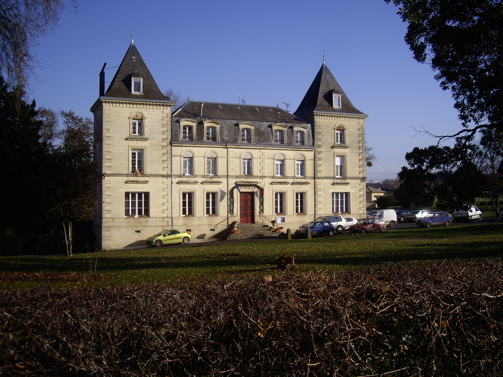 Photo à Mauriac (33540) La mairie de Mauriac, 45085