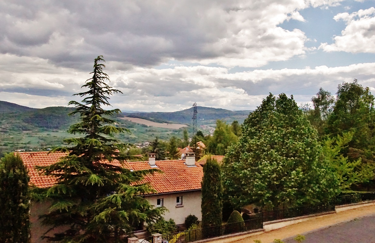 Photo à Le Crest (63450) La Commune Le Crest, 396678