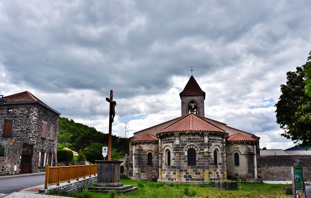 Photo à Le Crest (63450) église NotreDame Le Crest, 396691