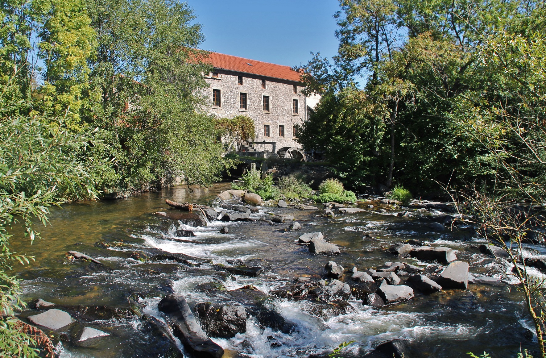 Photo à SaintCirguessurCouze (63320) Moulin sur La Couze Pavin