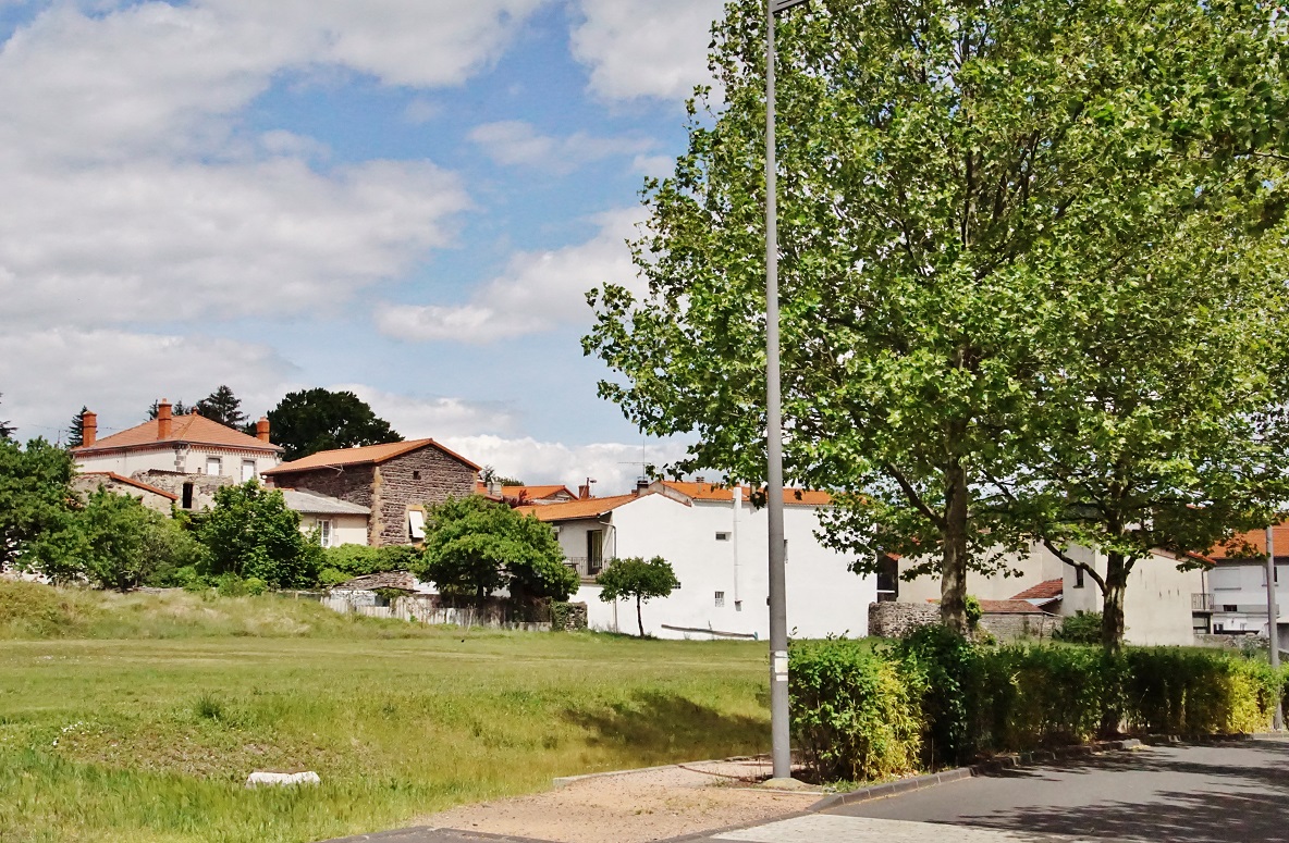 Photo à Tallende (63450) La Commune Tallende, 396719