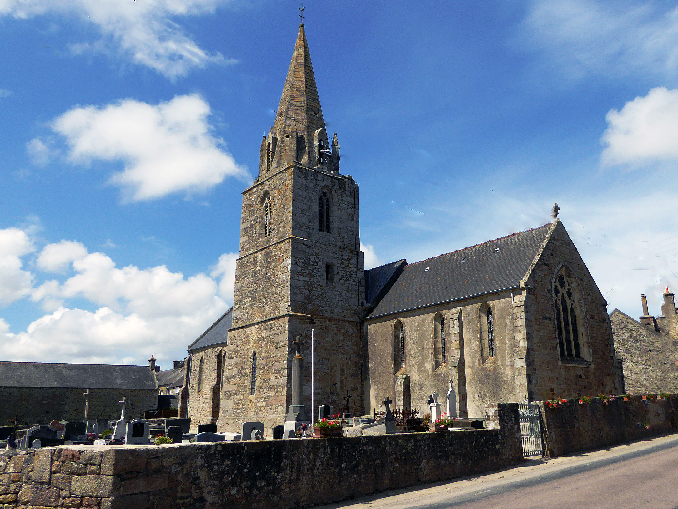 Photo à AnnevilleenSaire (50760) L'église AnnevilleenSaire