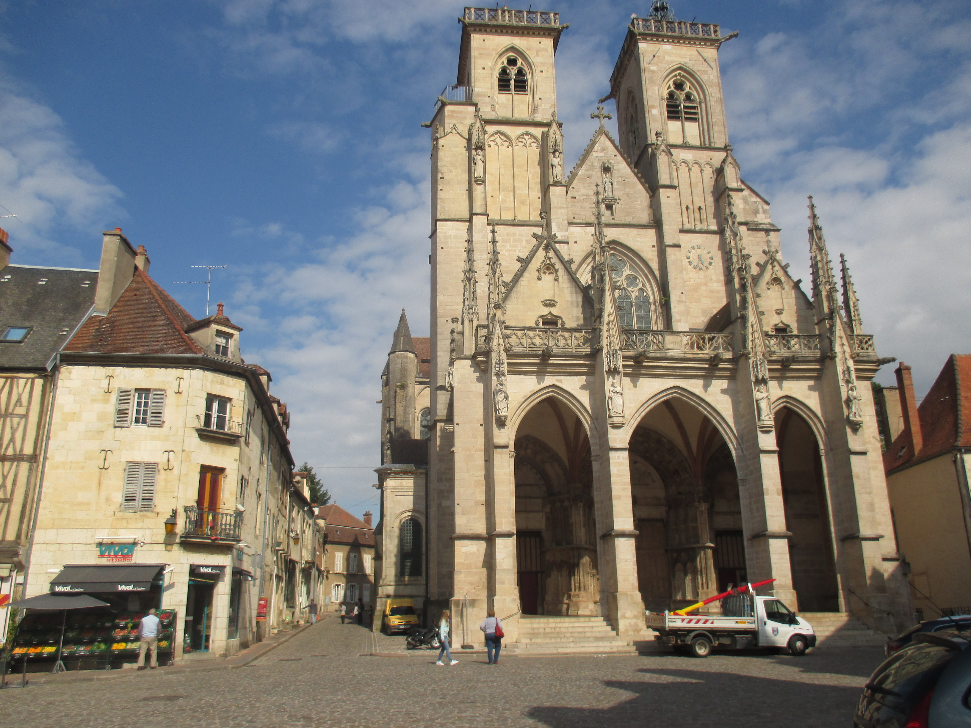 Photo  Semur  en Auxois 21140 Semur  en Auxois 