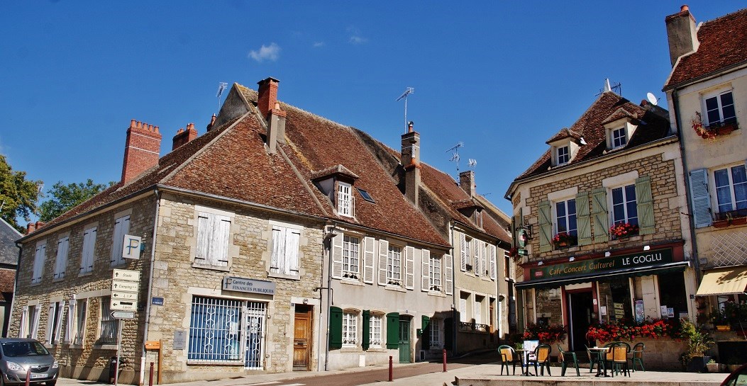 Photo à Varzy (58210) Varzy, 269245