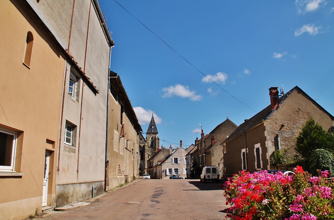 Photo à Varzy (58210) Varzy, 269261