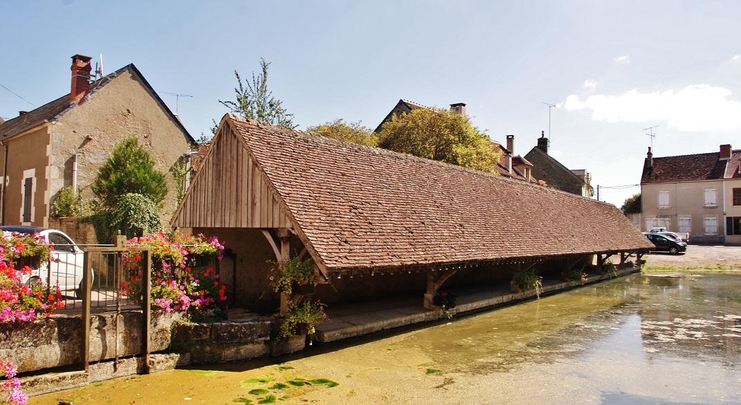 Photo à Varzy (58210) Lavoir Varzy, 269266
