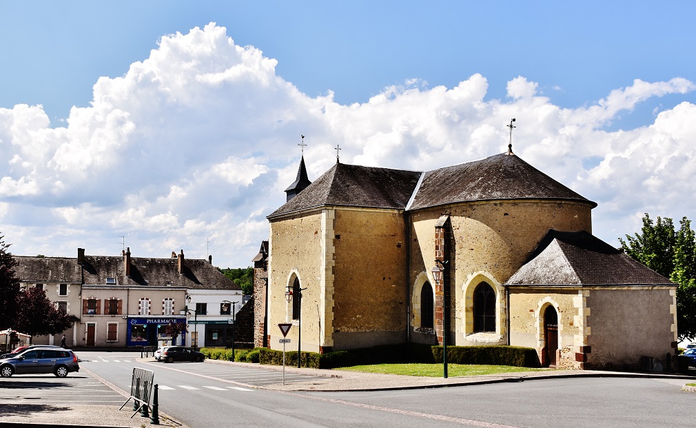 Photo à VaillysurSauldre (18260) église SaintMartin Vaillysur
