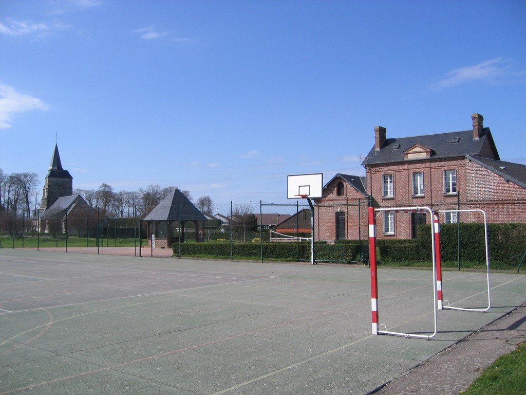 Photo à ButotVénesville (76450) Terrain sport de butot venesville