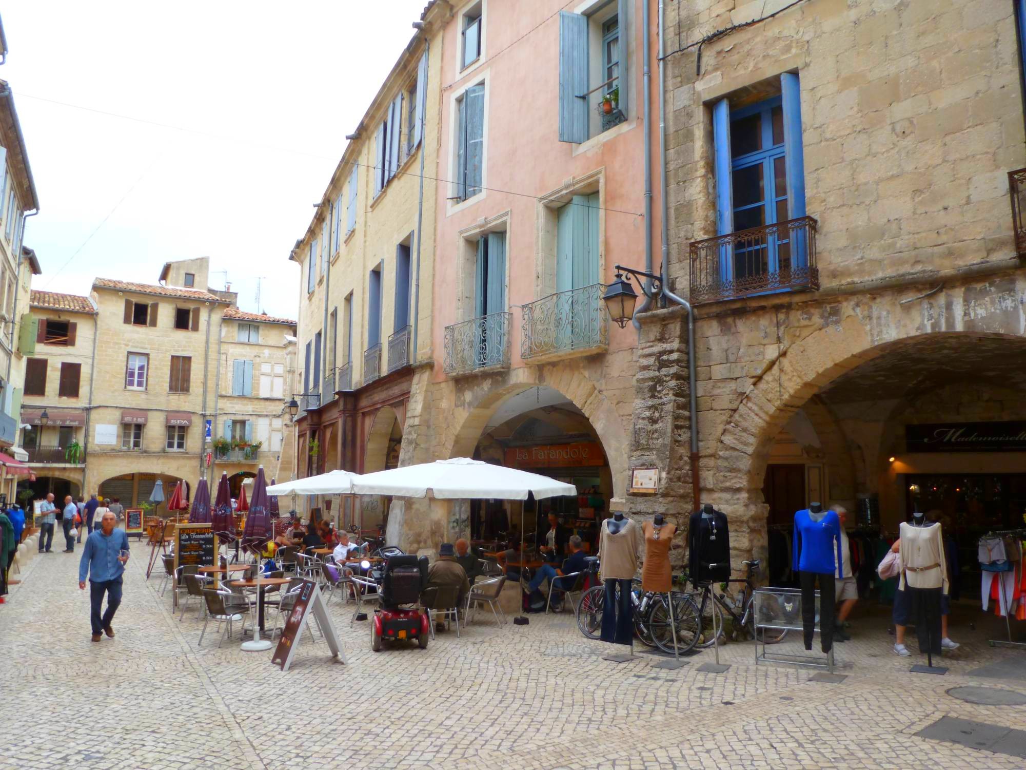 Photo à Sommières (30250) Sommières, 188947