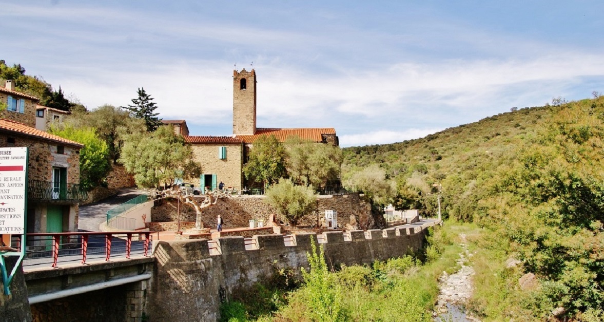 Photo à SaintMicheldeLlotes (66130) La Commune SaintMichelde