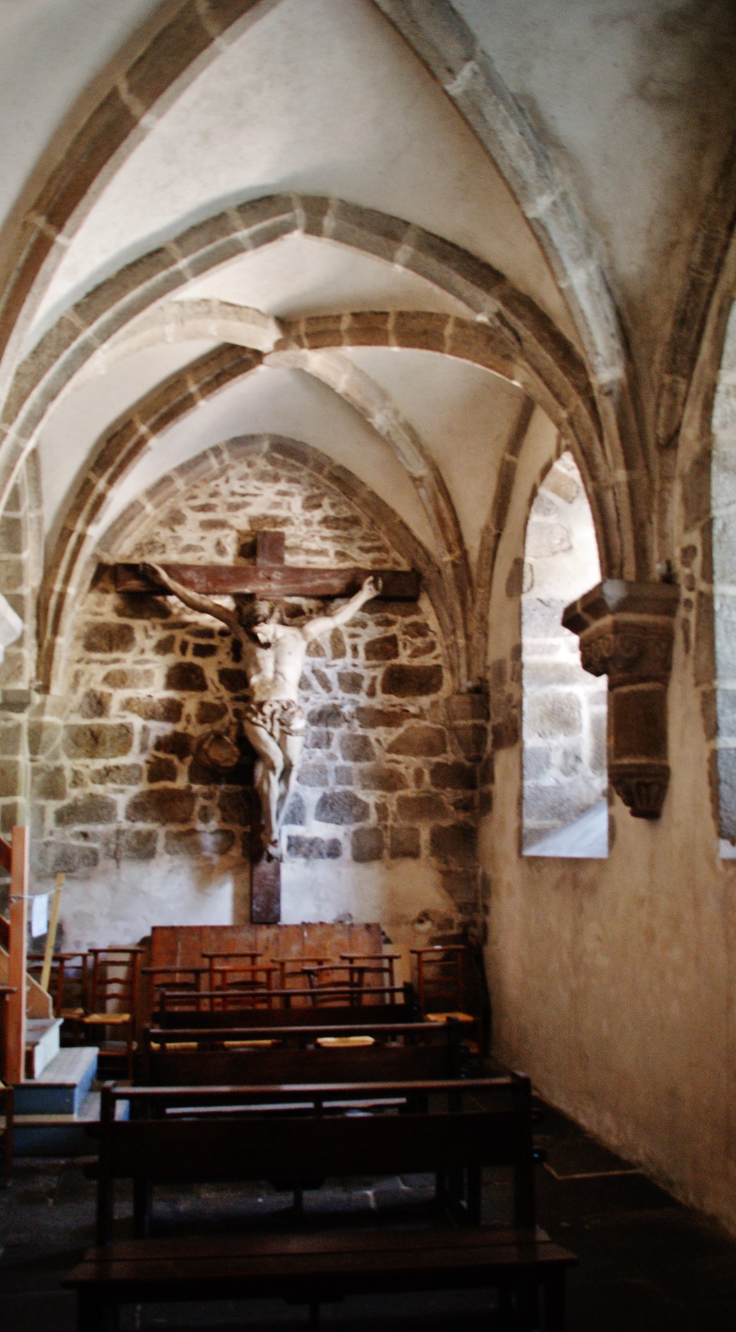 Photo à Auzances (23700) église St Jacques Auzances, 273193