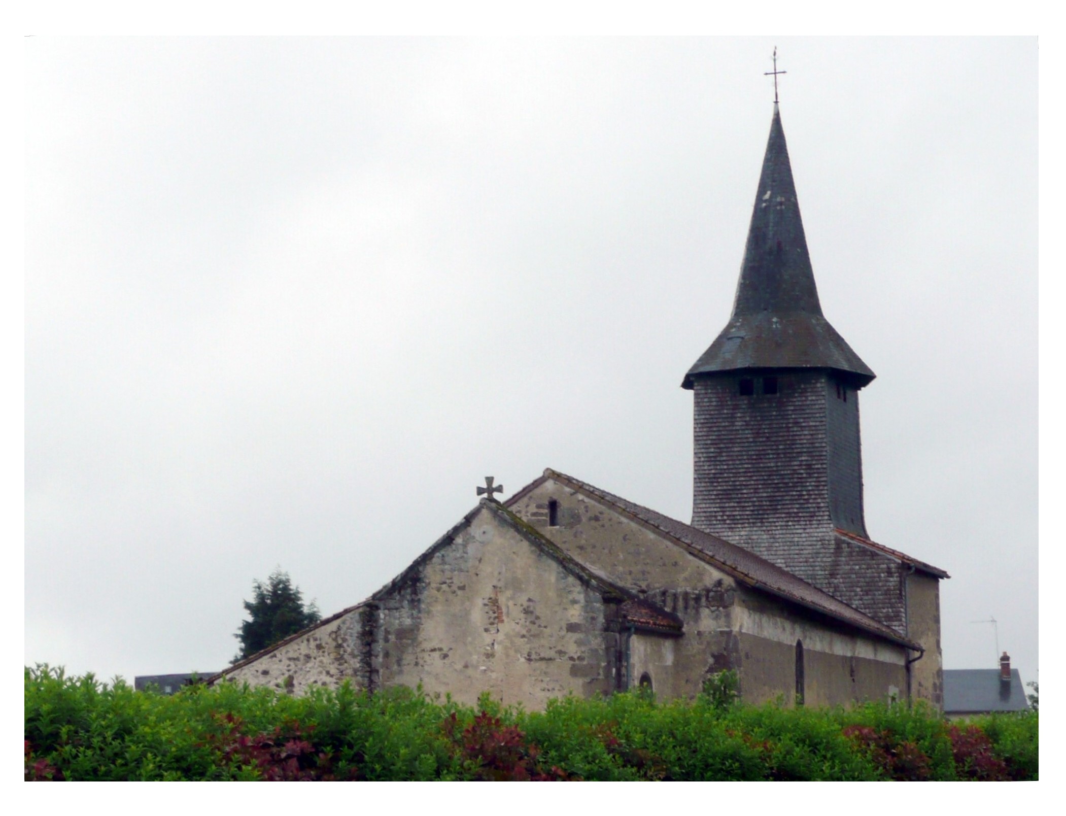 Photo à La Bazeuge (87210) L'église La Bazeuge, 136920