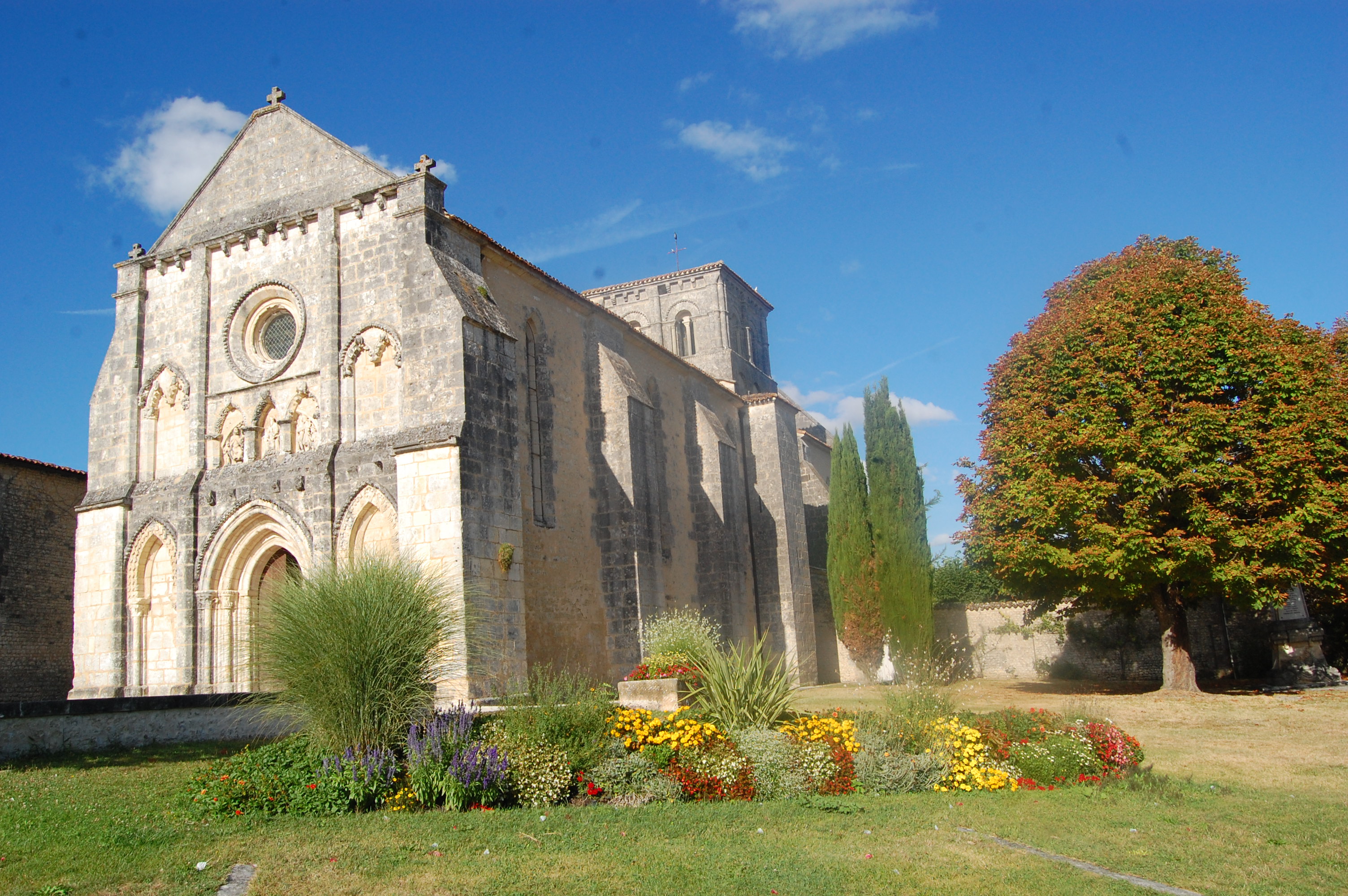 Photo à LignièresSonneville (16130) Eglise Notre Dame Lignières