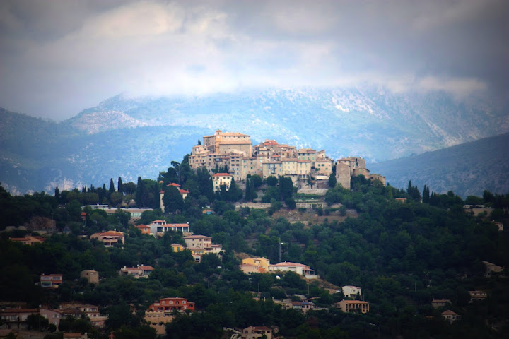 Photo à Gattières (06510) Le village de Gattières, 183957